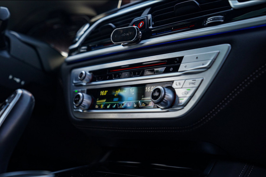 BMW 7 Serie 745e High Executive | Stoelverkoeling | Stuurwiel verwarming | Harman/Kardon | Driving Assistant | Soft Close | NIEUW