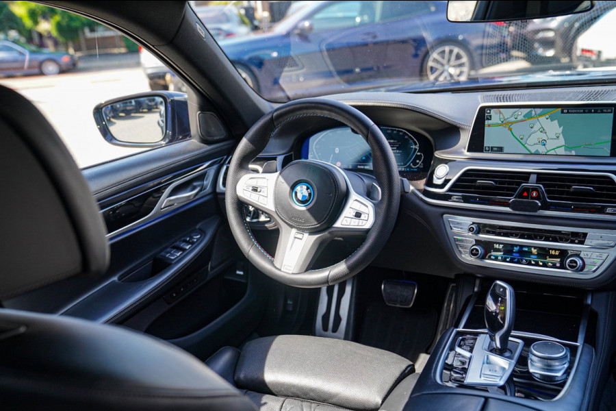 BMW 7 Serie 745e High Executive | Stoelverkoeling | Stuurwiel verwarming | Harman/Kardon | Driving Assistant | Soft Close | NIEUW