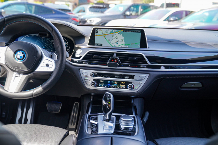 BMW 7 Serie 745e High Executive | Stoelverkoeling | Stuurwiel verwarming | Harman/Kardon | Driving Assistant | Soft Close | NIEUW