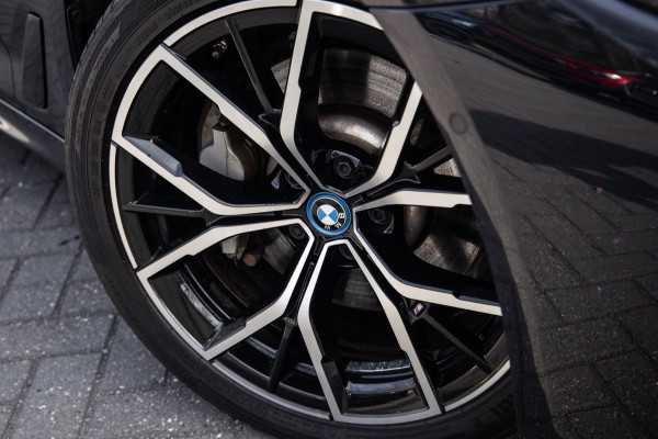 BMW 5 Serie Touring 530e M Sport / Apple Carplay / LED / PHEV / Trekhaak / Stoel Verwarming