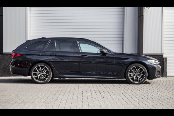 BMW 5 Serie Touring 530e M Sport / Apple Carplay / LED / PHEV / Trekhaak / Stoel Verwarming