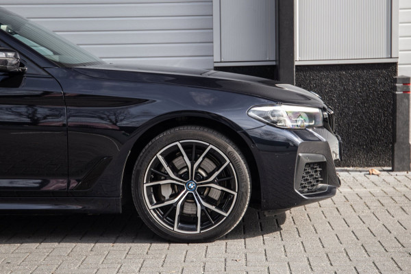 BMW 5 Serie Touring 530e M Sport / Apple Carplay / LED / PHEV / Trekhaak / Stoel Verwarming