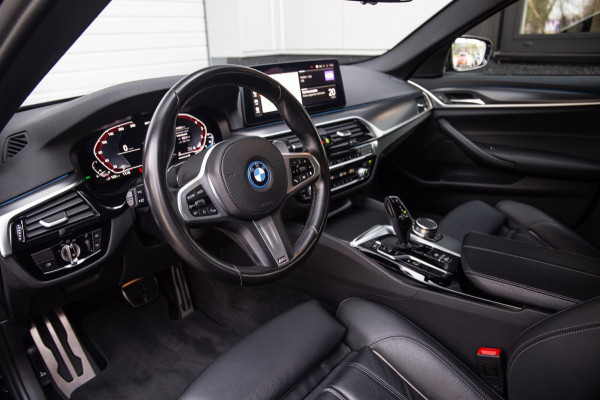 BMW 5 Serie Touring 530e M Sport / Apple Carplay / LED / PHEV / Trekhaak / Stoel Verwarming