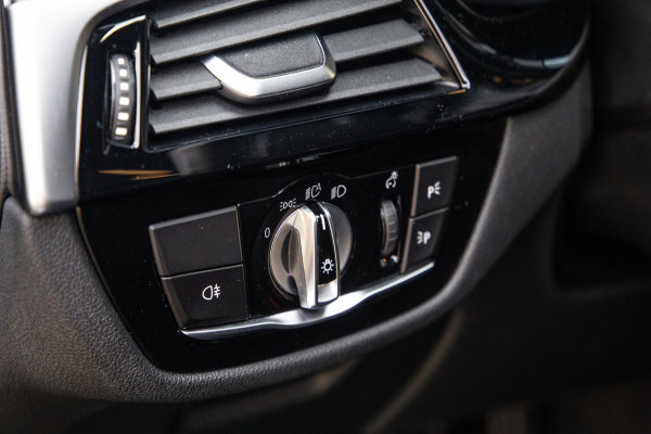 BMW 5 Serie Touring 530e M Sport / Apple Carplay / LED / PHEV / Trekhaak / Stoel Verwarming