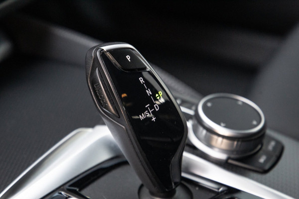 BMW 5 Serie Touring 530e M Sport / Apple Carplay / LED / PHEV / Trekhaak / Stoel Verwarming