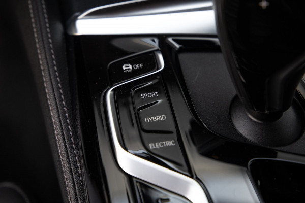 BMW 5 Serie Touring 530e M Sport / Apple Carplay / LED / PHEV / Trekhaak / Stoel Verwarming
