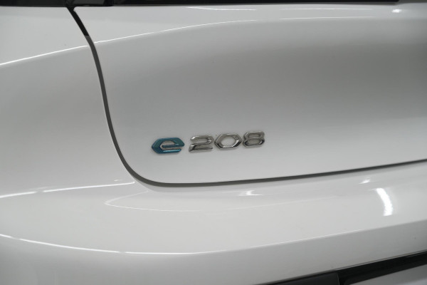 Peugeot e-208 EV Active Pack 50 kWh | SOH 91,3% | 11 KW LADER | IJSKOUDE Climate Control | Parkeersensoren | Apple Carplay