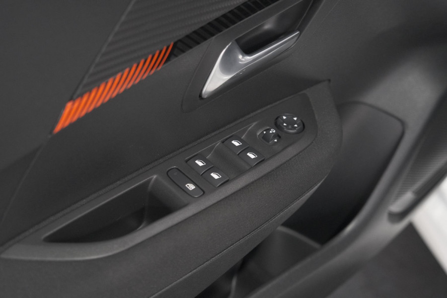 Peugeot e-208 EV Active Pack 50 kWh | SOH 91,3% | 11 KW LADER | IJSKOUDE Climate Control | Parkeersensoren | Apple Carplay
