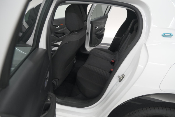 Peugeot e-208 EV Active Pack 50 kWh | SOH 91,3% | 11 KW LADER | IJSKOUDE Climate Control | Parkeersensoren | Apple Carplay