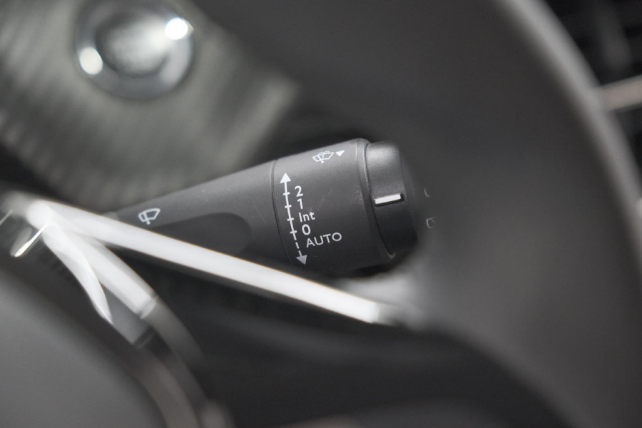 Peugeot e-208 EV Active Pack 50 kWh | SOH 91,3% | 11 KW LADER | IJSKOUDE Climate Control | Parkeersensoren | Apple Carplay