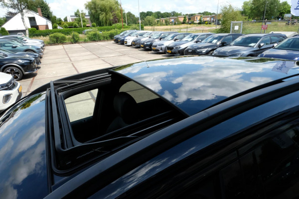 Mercedes-Benz GLC 300e 4MATIC AMG Line 320 PK | AMG Pakket | PHEV | Panormadak | Trekhaak inklapbaar | Stoelverwarming | Elektrische klep | LED | Lederen bekleding | Elektrisch verstelbare stoelen |