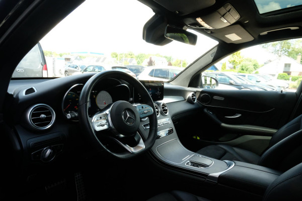 Mercedes-Benz GLC 300e 4MATIC AMG Line 320 PK | AMG Pakket | PHEV | Panormadak | Trekhaak inklapbaar | Stoelverwarming | Elektrische klep | LED | Lederen bekleding | Elektrisch verstelbare stoelen |