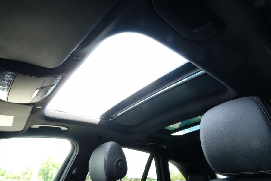 Mercedes-Benz GLC 300e 4MATIC AMG Line 320 PK | AMG Pakket | PHEV | Panormadak | Trekhaak inklapbaar | Stoelverwarming | Elektrische klep | LED | Lederen bekleding | Elektrisch verstelbare stoelen |