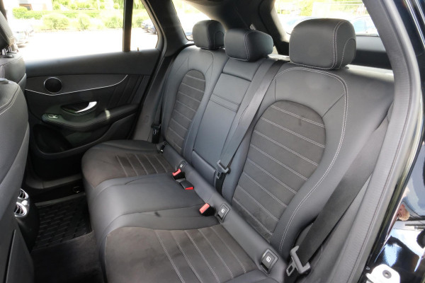 Mercedes-Benz GLC 300e 4MATIC AMG Line 320 PK | AMG Pakket | PHEV | Panormadak | Trekhaak inklapbaar | Stoelverwarming | Elektrische klep | LED | Lederen bekleding | Elektrisch verstelbare stoelen |
