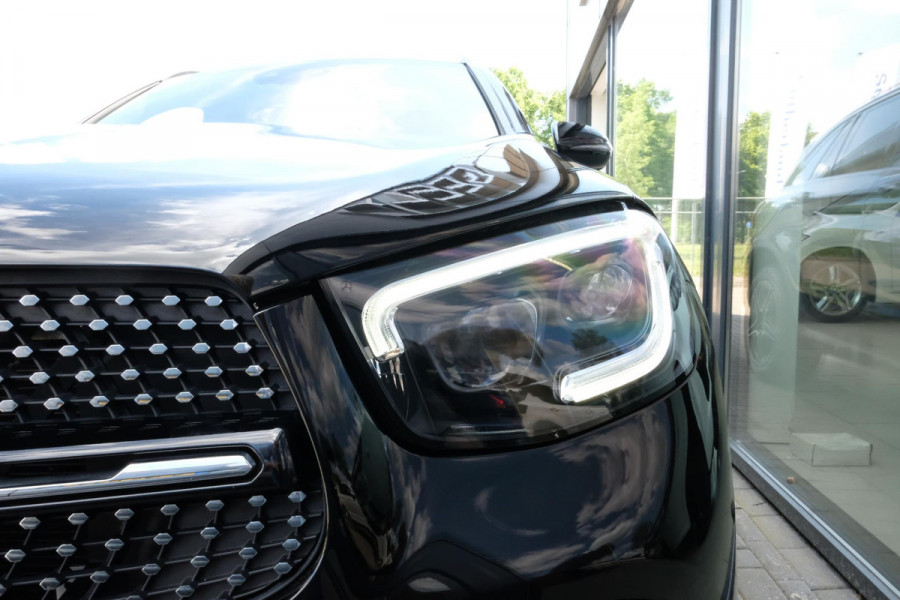 Mercedes-Benz GLC 300e 4MATIC AMG Line 320 PK | AMG Pakket | PHEV | Panormadak | Trekhaak inklapbaar | Stoelverwarming | Elektrische klep | LED | Lederen bekleding | Elektrisch verstelbare stoelen |