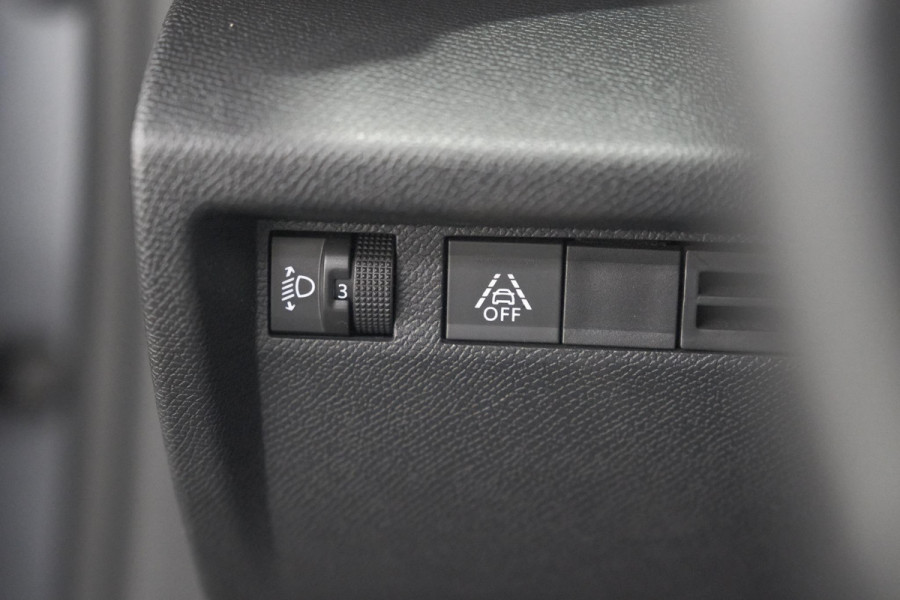 Citroën C4 Puretech 130 Feel | Trekhaak | Camera | Allseason Banden | Climate Control | Parkeersensoren