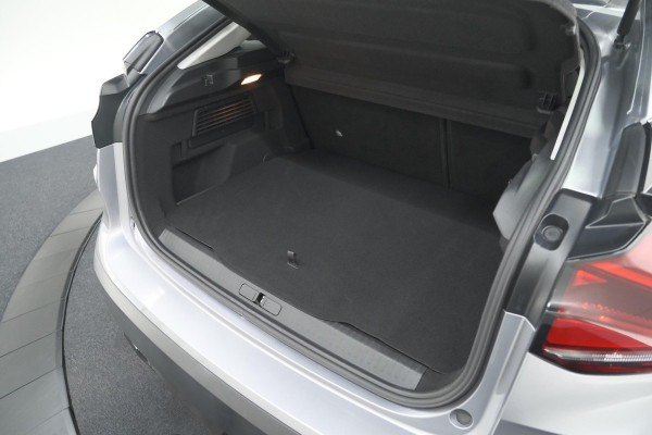 Citroën C4 Puretech 130 Feel | Trekhaak | Camera | Allseason Banden | Climate Control | Parkeersensoren