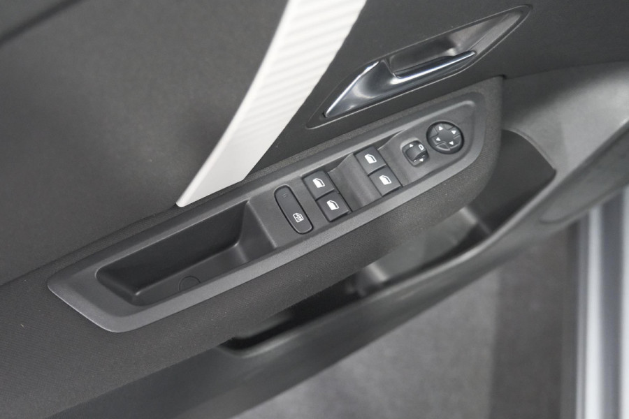 Citroën C4 Puretech 130 Feel | Trekhaak | Camera | Allseason Banden | Climate Control | Parkeersensoren