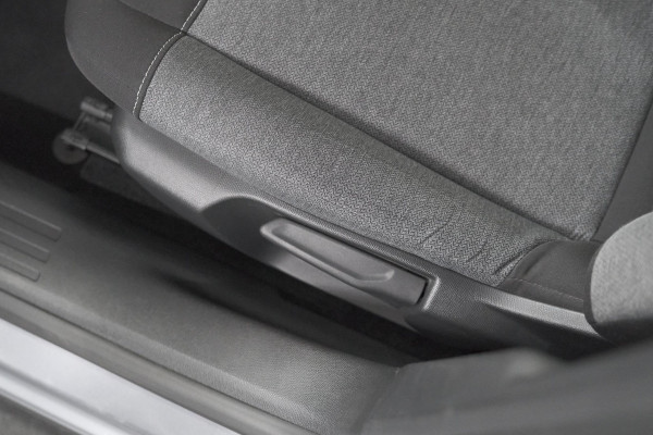 Citroën C4 Puretech 130 Feel | Trekhaak | Camera | Allseason Banden | Climate Control | Parkeersensoren