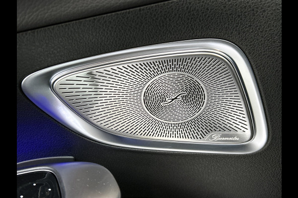 Mercedes-Benz C-Klasse 300 e Business Solution AMG | Nightpakket | GUARD 360° Plus | Burmester® 3D surround sound | Trekhaak | Middenconsole metaalstructuur | Panoramaschuifdak | 360° camera | Diamond grill |