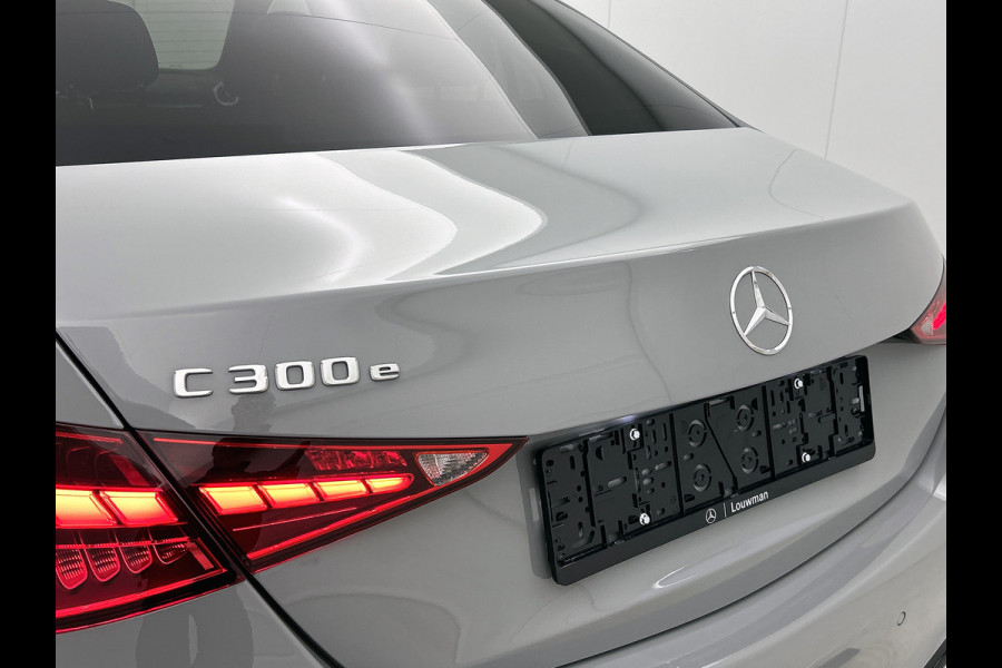 Mercedes-Benz C-Klasse 300 e Business Solution AMG | Nightpakket | GUARD 360° Plus | Burmester® 3D surround sound | Trekhaak | Middenconsole metaalstructuur | Panoramaschuifdak | 360° camera | Diamond grill |