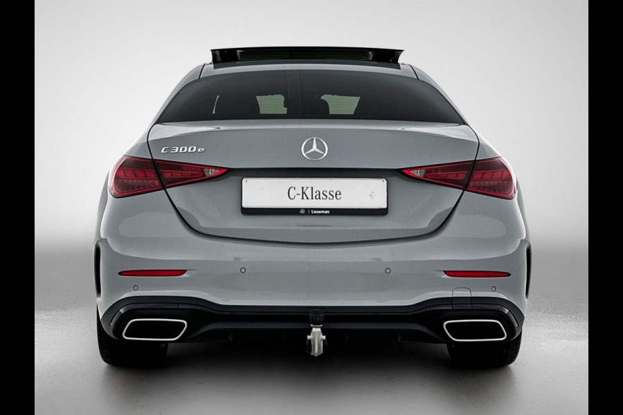 Mercedes-Benz C-Klasse 300 e Business Solution AMG | Nightpakket | GUARD 360° Plus | Burmester® 3D surround sound | Trekhaak | Middenconsole metaalstructuur | Panoramaschuifdak | 360° camera | Diamond grill |