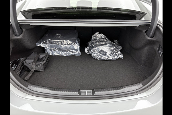 Mercedes-Benz C-Klasse 300 e Business Solution AMG | Nightpakket | GUARD 360° Plus | Burmester® 3D surround sound | Trekhaak | Middenconsole metaalstructuur | Panoramaschuifdak | 360° camera | Diamond grill |