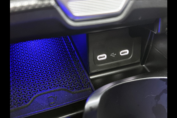Mercedes-Benz C-Klasse 300 e Business Solution AMG | Nightpakket | GUARD 360° Plus | Burmester® 3D surround sound | Trekhaak | Middenconsole metaalstructuur | Panoramaschuifdak | 360° camera | Diamond grill |