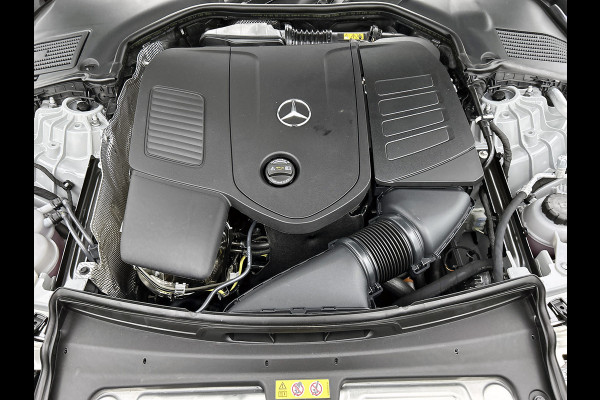 Mercedes-Benz C-Klasse 300 e Business Solution AMG | Nightpakket | GUARD 360° Plus | Burmester® 3D surround sound | Trekhaak | Middenconsole metaalstructuur | Panoramaschuifdak | 360° camera | Diamond grill |