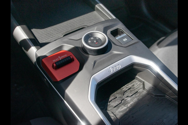 Jeep Compass First Edition 74 kWh | Adapt. Cruise | Camera | Carplay | 20" | Elektr. A-Klep | Navi | Winter Pack | Schuif/Kanteldak | Premium Pack | Conv. Pack | Warmtepomp