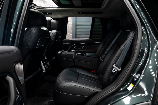 Land Rover Range Rover 3.0 P550e Autobiography *Meridian Signature / SV interieur / Panorama / Soft-Close / 4-wiel besturing / HUD / Stoelventilatie + Massage*