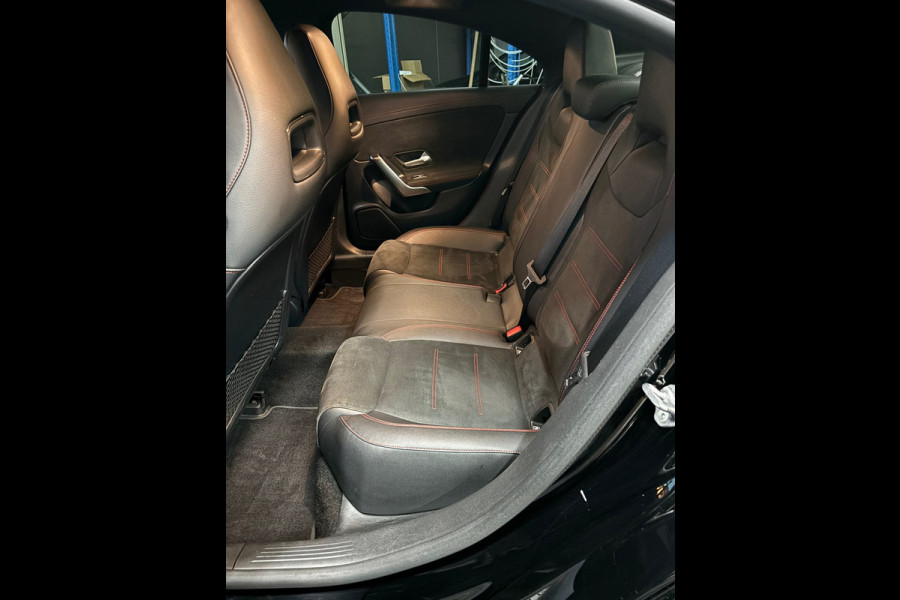 Mercedes-Benz CLA-Klasse 180 Business Solution AMG Night pakket | Navi | Clima | Cruise | Camera