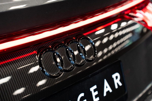 Audi RS Q8 4.0 TFSI Quattro *Bang & Olufsen / Standkachel / Stoelventilatie / Soft-Close / RS-Sportuitlaatsysteem / HUD / Surround-View*