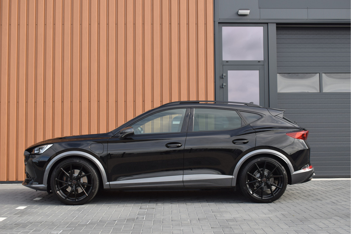 CUPRA Formentor 1.4 e-Hybrid VZ Copper Edition | Pano | Trekhaak | Camera | 20"