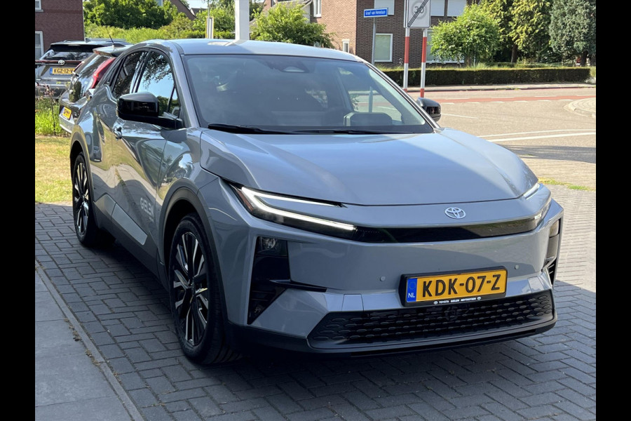 Toyota C-HR+ 77 kWh First Edition | 20 inch velgen, Elektrische achterklep, Dodehoekherkenning, Parkeersensoren