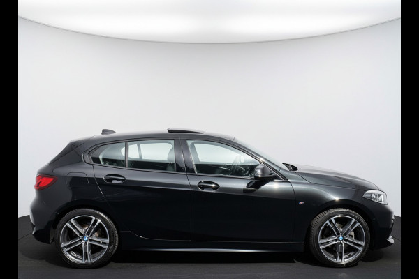 BMW 1-serie 118i AUT. 136PK M-PAKKET SPORT LEDER/CAMERA/NAVI/PANORAMADAK