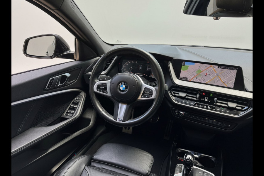 BMW 1-serie 118i AUT. 136PK M-PAKKET SPORT LEDER/CAMERA/NAVI/PANORAMADAK