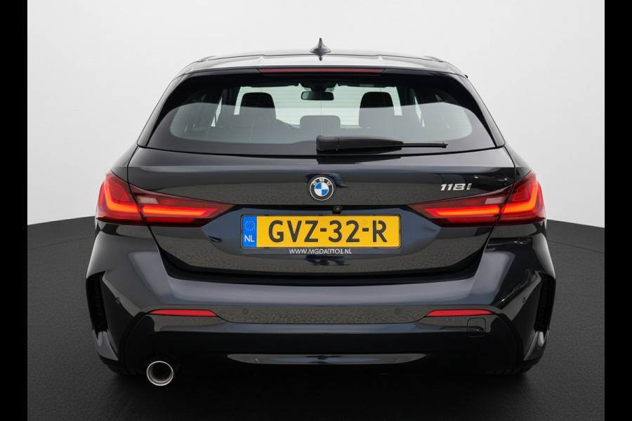 BMW 1-serie 118i AUT. 136PK M-PAKKET SPORT LEDER/CAMERA/NAVI/PANORAMADAK