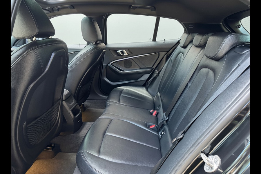 BMW 1-serie 118i AUT. 136PK M-PAKKET SPORT LEDER/CAMERA/NAVI/PANORAMADAK