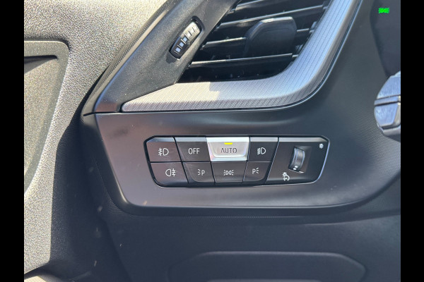 BMW 1-serie 118i AUT. 136PK M-PAKKET SPORT LEDER/CAMERA/NAVI/PANORAMADAK