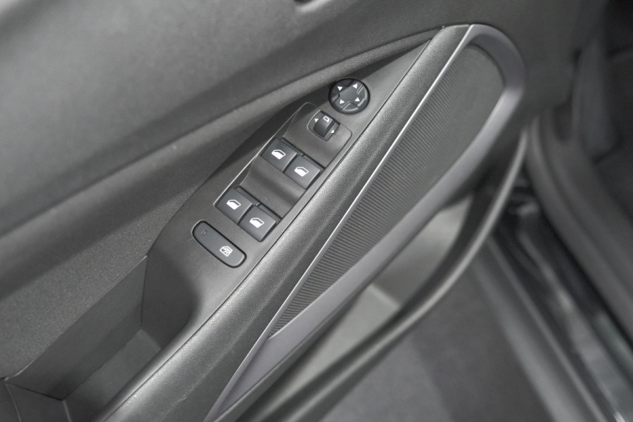 Opel Crossland Turbo 110 Business Edition | Camera | Navigatie | Parkeersensoren Voor + Achter