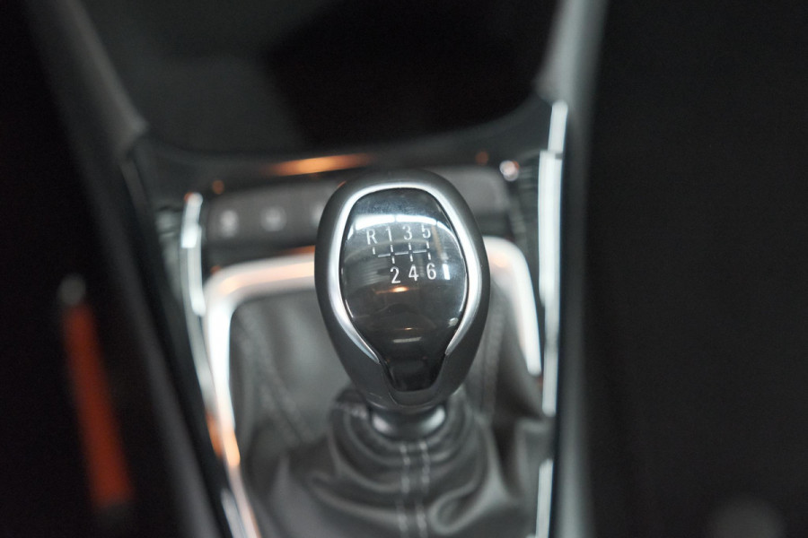 Opel Crossland Turbo 110 Business Edition | Camera | Navigatie | Parkeersensoren Voor + Achter
