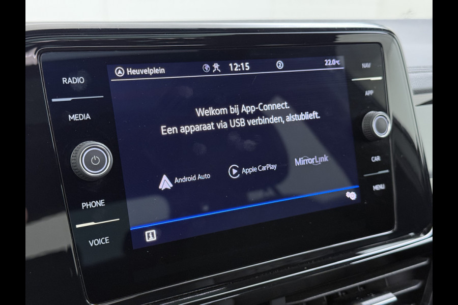 Volkswagen T-Roc 1.5TSI Automaat R-Line Panoramadak Stoelverwarming Adap.Cruise Virtal Cockpit Camera Elek.Achterklep Navi Apple Carplay Android  Keyless Pdc Privacy Glas Lmv Led DAB+ Licht-Regensensor