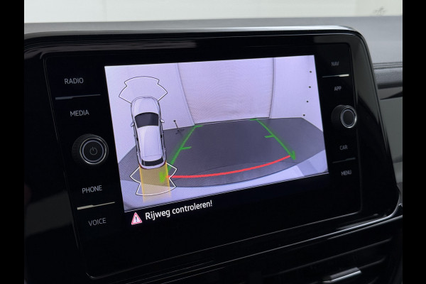 Volkswagen T-Roc 1.5TSI Automaat R-Line Panoramadak Stoelverwarming Adap.Cruise Virtal Cockpit Camera Elek.Achterklep Navi Apple Carplay Android  Keyless Pdc Privacy Glas Lmv Led DAB+ Licht-Regensensor