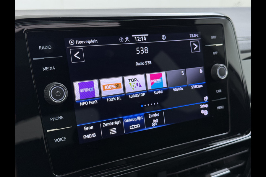 Volkswagen T-Roc 1.5TSI Automaat R-Line Panoramadak Stoelverwarming Adap.Cruise Virtal Cockpit Camera Elek.Achterklep Navi Apple Carplay Android  Keyless Pdc Privacy Glas Lmv Led DAB+ Licht-Regensensor