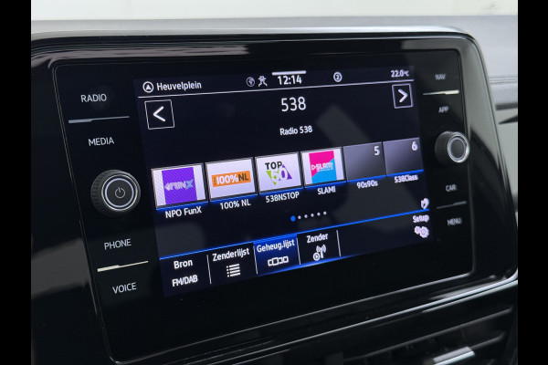 Volkswagen T-Roc 1.5TSI Automaat R-Line Panoramadak Stoelverwarming Adap.Cruise Virtal Cockpit Camera Elek.Achterklep Navi Apple Carplay Android  Keyless Pdc Privacy Glas Lmv Led DAB+ Licht-Regensensor