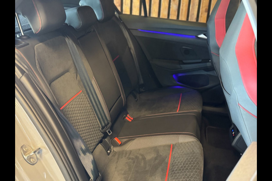 Volkswagen Golf 2.0 TSI GTI Clubsport / Pano / H/K / HUD / Camera / Stuurverwarming / IQ lights / Stoelverwarming / Keyless