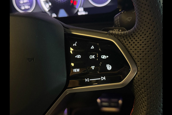 Volkswagen Golf 2.0 TSI GTI Clubsport / Pano / H/K / HUD / Camera / Stuurverwarming / IQ lights / Stoelverwarming / Keyless