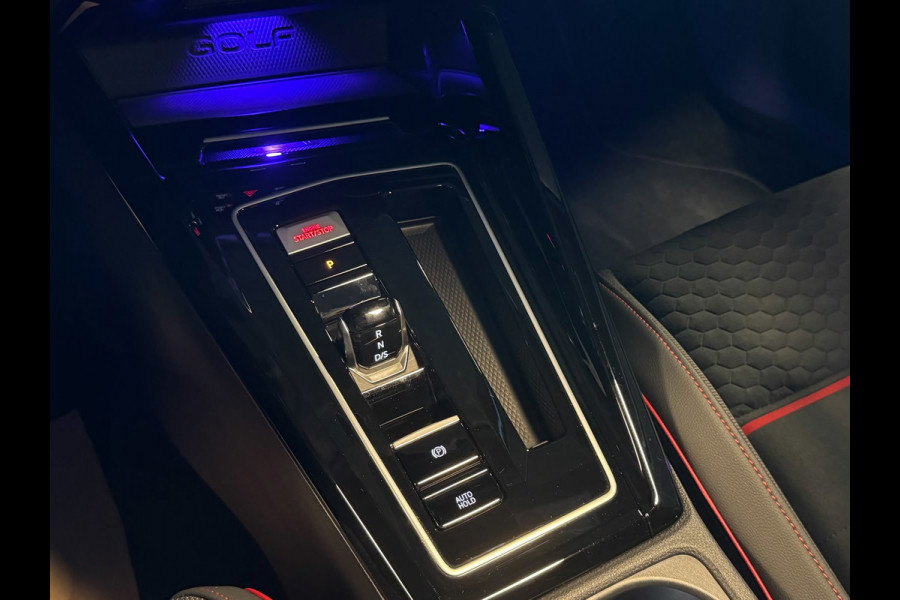 Volkswagen Golf 2.0 TSI GTI Clubsport / Pano / H/K / HUD / Camera / Stuurverwarming / IQ lights / Stoelverwarming / Keyless