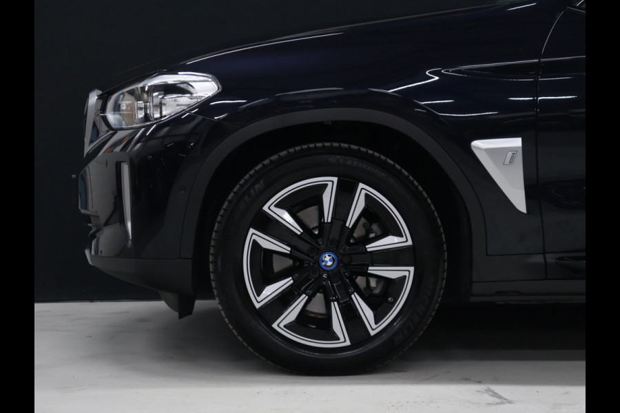 BMW iX3 High Executive 80 kWh [SCHUIFKANTELDAK, APPLE CARPLAY, ANDROID, MEMORY SEATS, STOELVERWARMING, ADAPTIVE CRUISE, CAMERA, PDC V+A, ELEKTRISCHE ACHTERKLEP, LED, NAVIGATIE, NIEUWSTAAT]